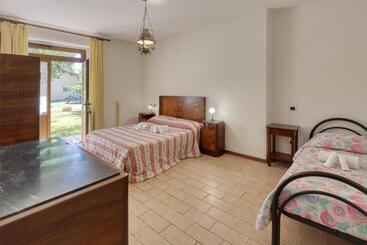 Отель Agriturismo Casella Del Piano