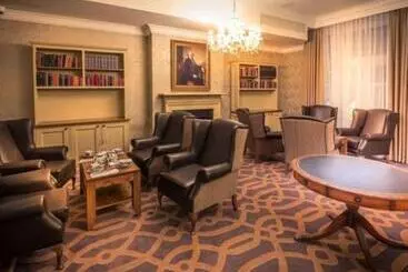 هتل Bishop S Gate