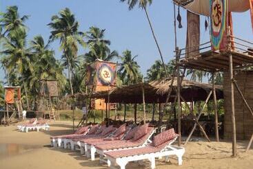 Szálloda Five Five Restaurant And Guest Tent  Glamping