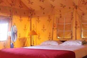 Отель Five Five Restaurant And Guest Tent Glamping