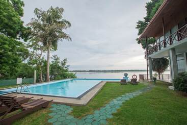 ホテル Oak Ray Lake Resort