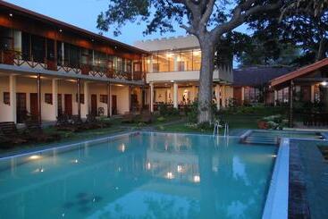 酒店 Oak Ray Lake Resort