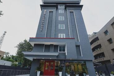 ホテル Townhouse C Scheme Ahinsa Circle