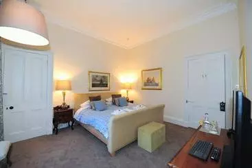 تختخواب و صبحانه Edinburgh Sixteen