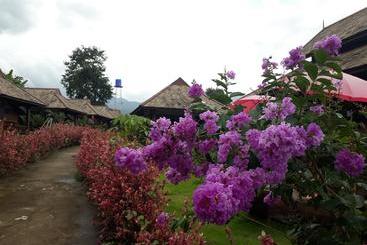 Hotel Shambave Pai Resort