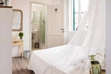 تختخواب و صبحانه Parco Di Nerone