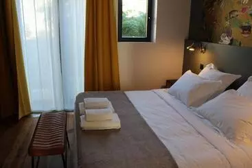 Bed and Breakfast Maison Caju   La Rochelle