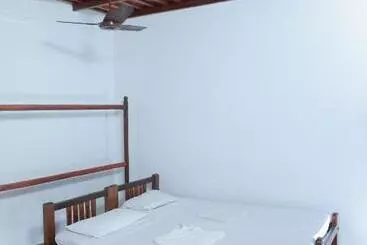 Hotel Malayalam Lake Resort