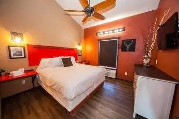 汽车旅馆  Log Cabin Lodge & Suites