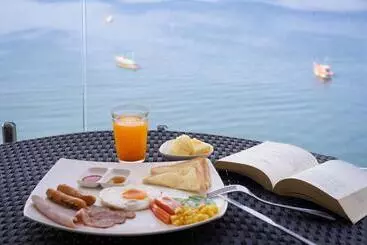 پانسیون Sea Sand Trees