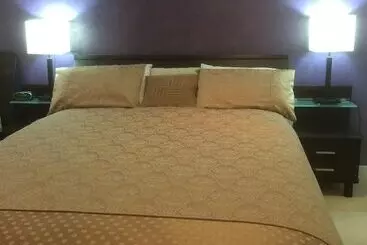 游客公寓 The Charles Robbins