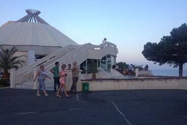 ホテル Admiral Plaza Apartments