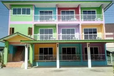 هتل Rueang Sri Si Ri