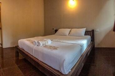 בית מלון כפרי Silver Sands Resort   Koh Tao