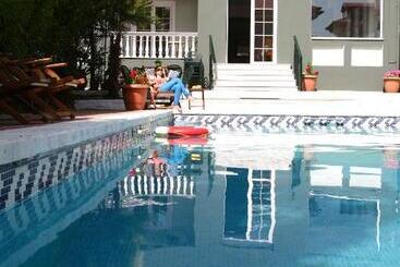 Olympus Hotel Villa Drosos