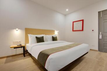 Hotel Townhouse Sector Near Logix City Centre