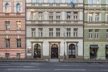 Legerova 33 Apartments