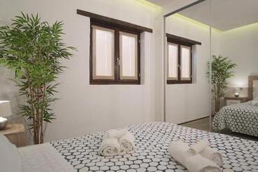 هتل آپارتمان Pueblo Canario