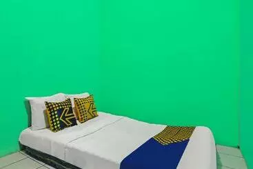 Hotel Spot On 92610 Barokah Kostel Syariah