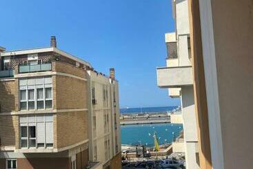 تختخواب و صبحانه Md House