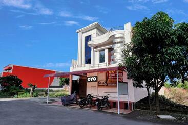 فندق Oyo Flagship 81377 Redstone