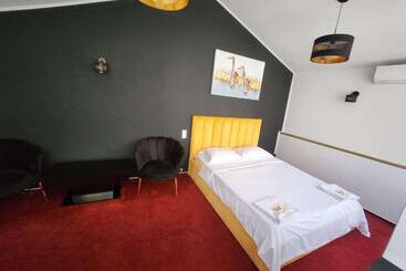 Aparthotel Karma Caffe&rooms