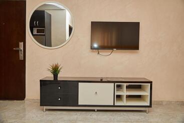 پانسیون Nnpc House 43