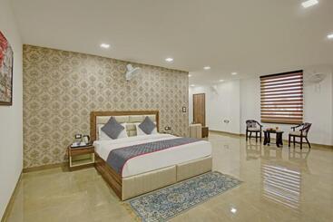 Collection O Hotel Chandralok