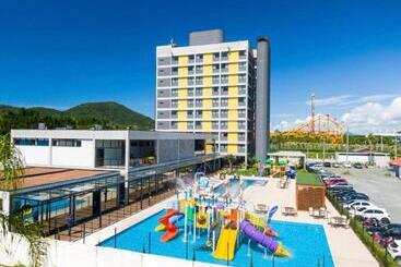 هتل Em Frente Ao Beto Carreiro Penha Sc   Solar Pedra Da Ilha