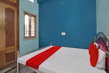 Hotell Oyo Flagship 81326 Amba Guest House