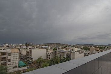 هتل Treebo Pink City Grand