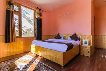 Fabhotel Sissu Regency