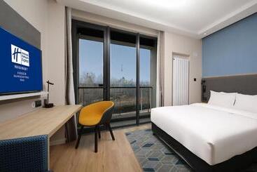 호텔 Holiday Inn Express Dalian Golden Pebble Beach, An Ihg