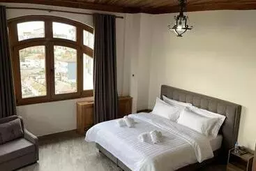 ホテル Kroi Near Castle Entrance Castle And Town View