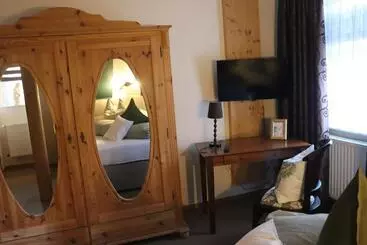 Hotel Kropper Busch Garni