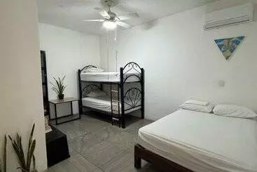 Retkeilymaja Surfnest Tamarindos