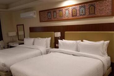 هتل Avari Xpress Gilgit