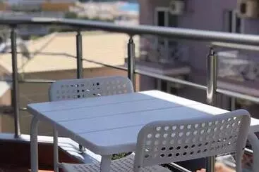 هتل Himara Royal