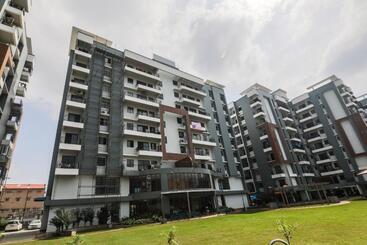 Hotel Oyo 17004 Padmarag Residency