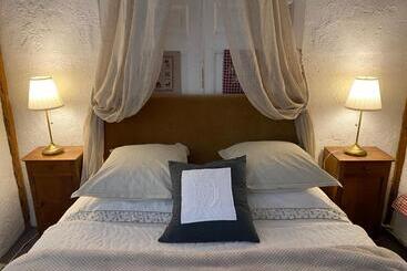 بنسيون Maison D’hôtes Les Méans