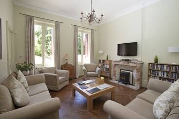 ホテル La Villa De Mazamet