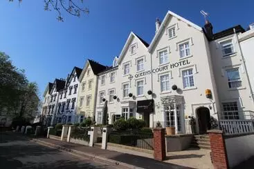 Hotel Queens Court