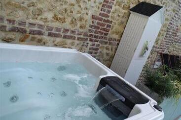 هتل Suite Appart Hôtel La Loggia By M Spa