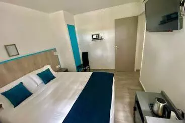 Hotel The Originals City, Hôtel Azur,fossurmer
