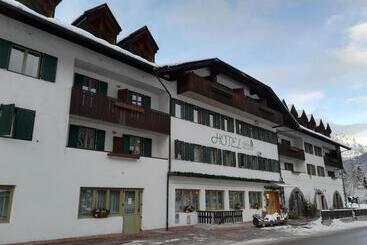 ホテル Orsa Maggiore