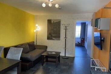 Жильё для туристов Trattoria & Apartments   Casa Da Enzo