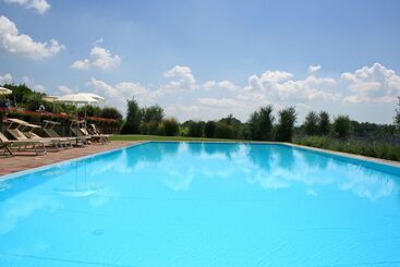 فندق Podere Il Pino