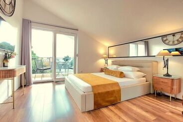 בית מלון כפרי Refresh Boutique Apartments