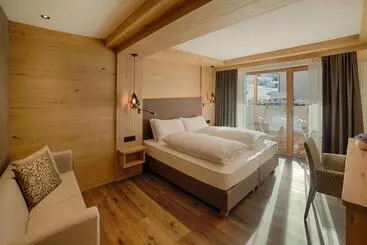 هتل Villa Eden