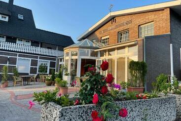 בית מלון כפרי Ammerländer Stuben